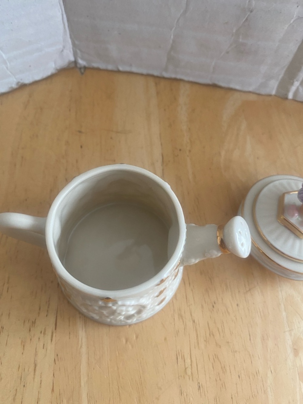 Lenox China treasures collection teapot trinket box for Mother trimmed in 24k - Picture 6 of 9
